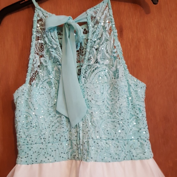 A Dress - Picture 4 of 4